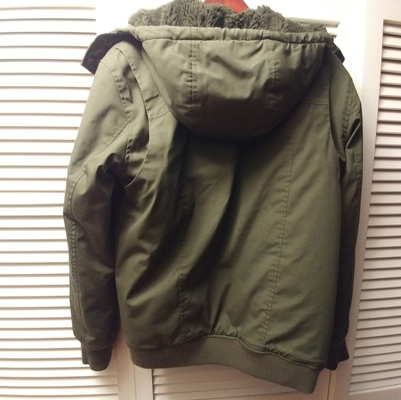 Women's Green Hooded Woods Winter Jacket - Picture 8 of 8